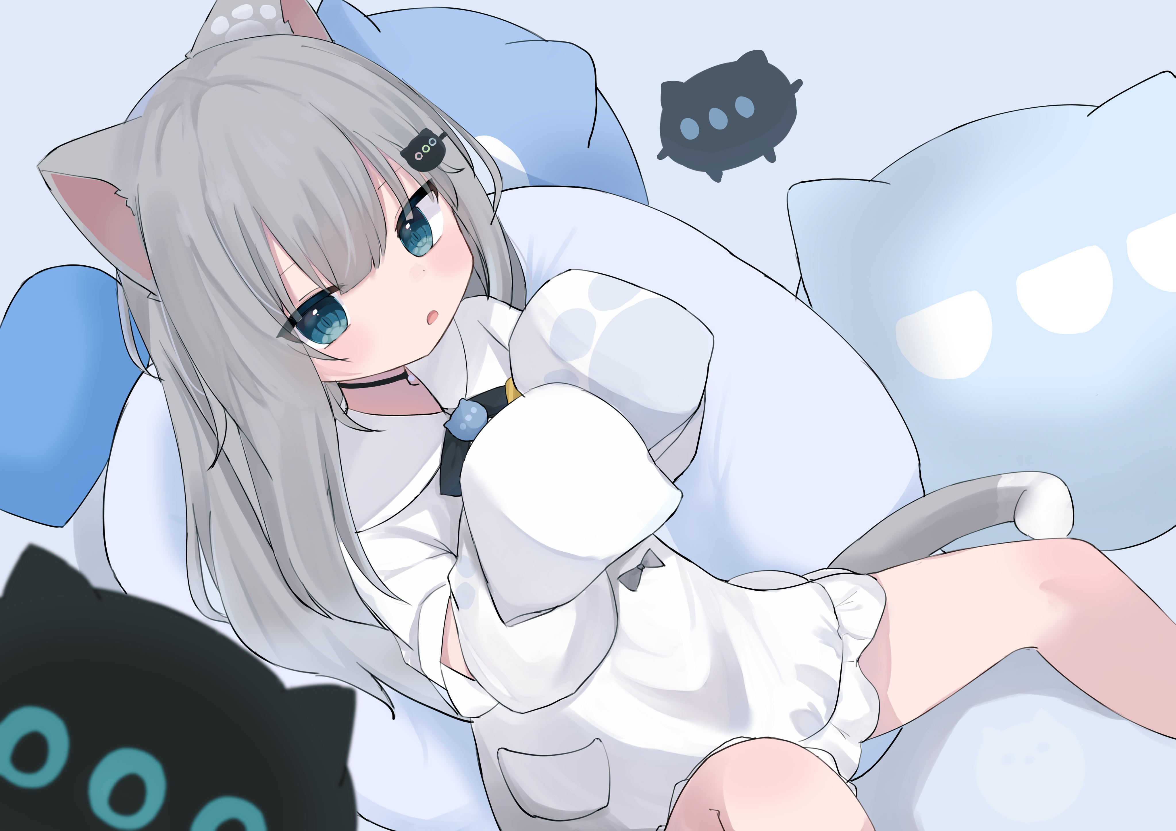 猫耳娘、白色上衣、猫耳朵装饰 图片素材